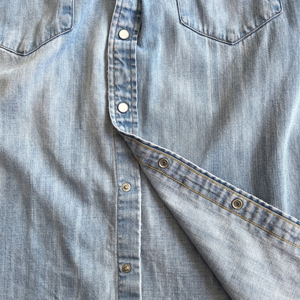 Levi's Iconic Western Denim Long Sleeve Snap Shirt Women XXL Light Vintage Wash - Picture 9 of 15